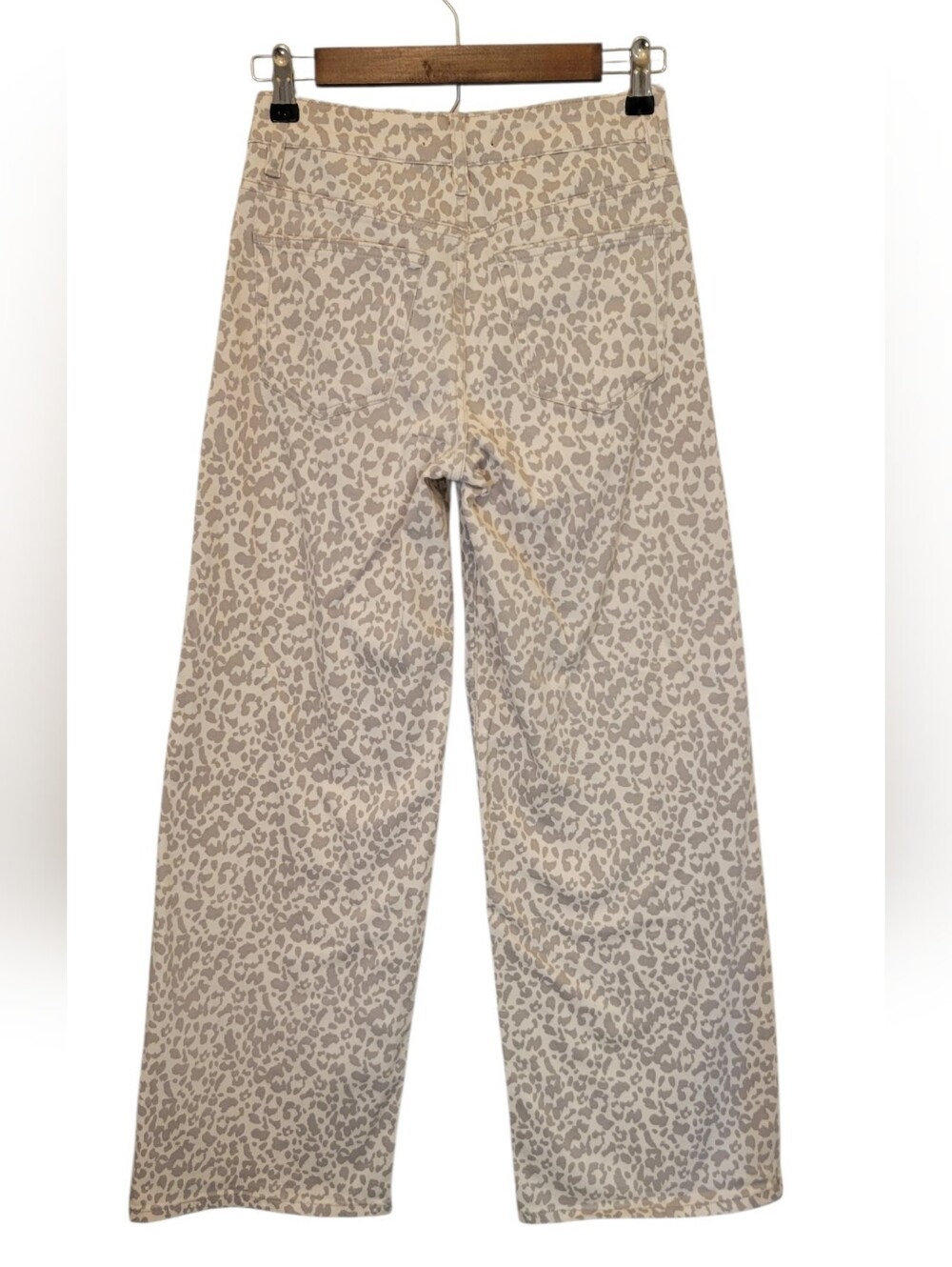 Oneso Leopard Print Wide Leg Jeans Size 26 Cream Gray Stretch Denim NWOT - Picture 3 of 9